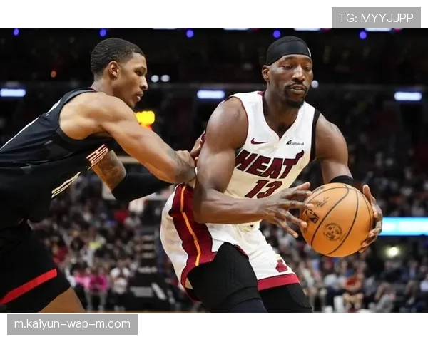 阿德巴约热火防守中枢 进攻端策应能力持续进化